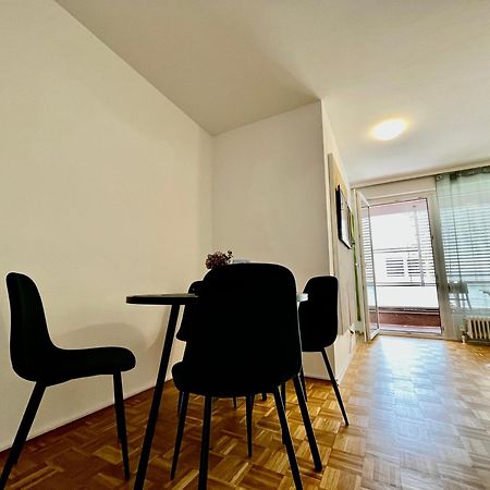 Ganze Ferienwohnung In Top Lage Mit Loggia Klagenfurt am Woerthersee Esterno foto