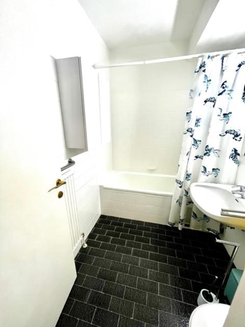 Ganze Ferienwohnung In Top Lage Mit Loggia Klagenfurt am Woerthersee Esterno foto